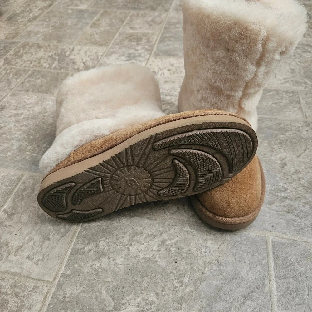 UGG Australia Patten Women 7 Chestnut Suede Sheapskin Cuff Short Boot‎ Cozy